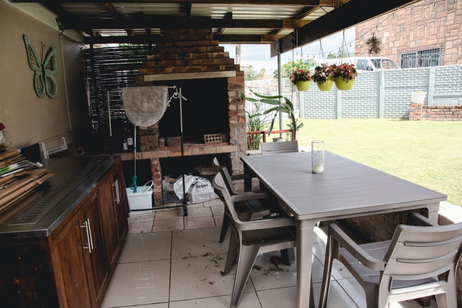 4 Bedroom Property for Sale in Beacon Bay Eastern Cape